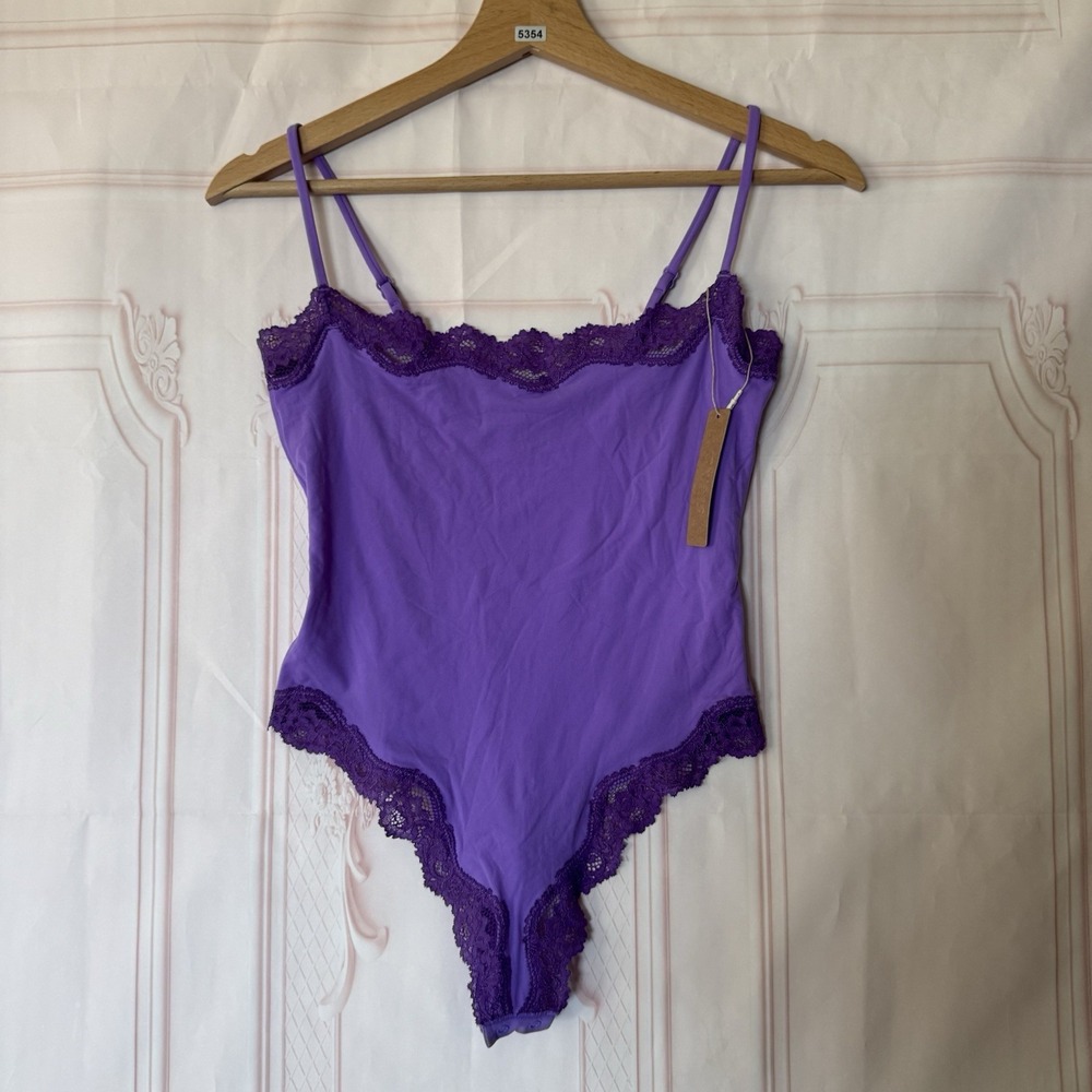 SKIMS Fits Everybody Lace Cami Bodysuit Ultra Violet Size S NWT